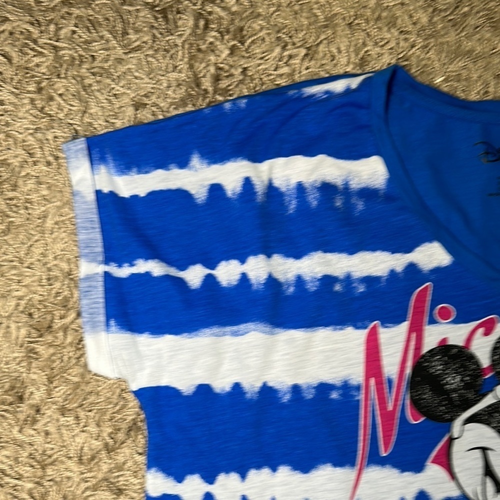 Disney Blue&White Mickey Mouse Women’s Short Sleeve Summer Vneck Shirt Sz XLG - Picture 5 of 9